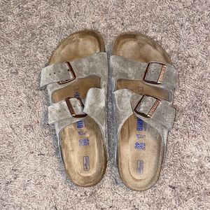 BIRKENSTOCK SIZE 9 GREY SHOES